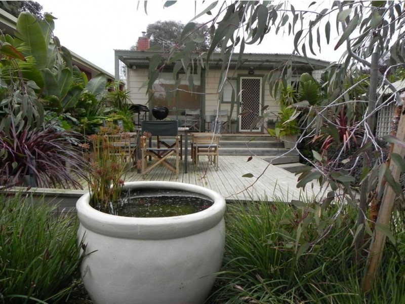 32 Seventh Avenue, Rosebud VIC 3939