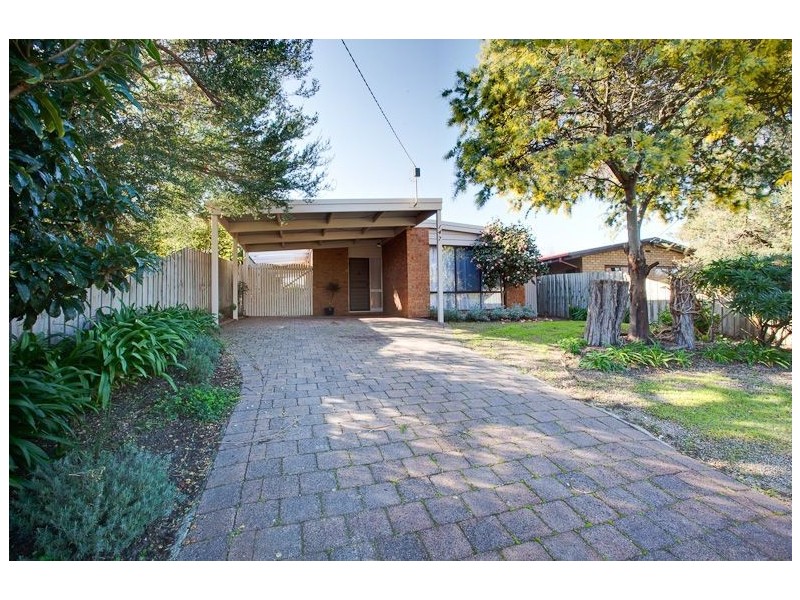 147 First Avenue, Rosebud VIC 3939