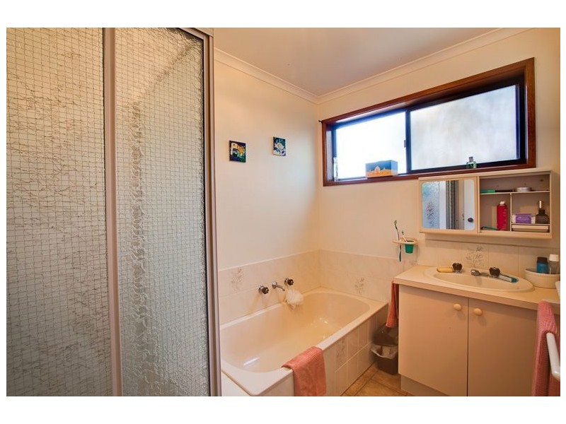 147 First Avenue, Rosebud VIC 3939