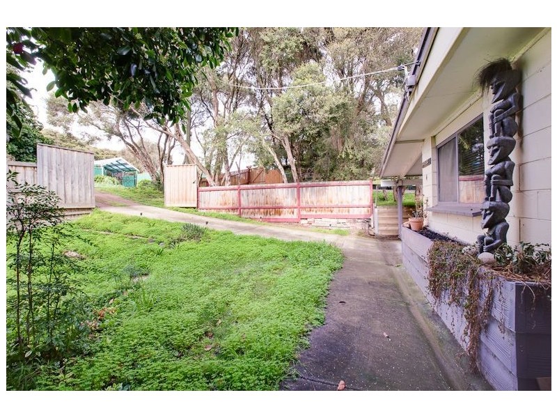 1 & 2/4 Yannuga Street, Rye VIC 3941