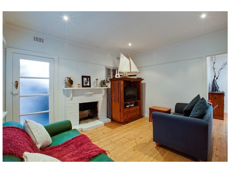 16 Murrowong Avenue, Rosebud VIC 3939