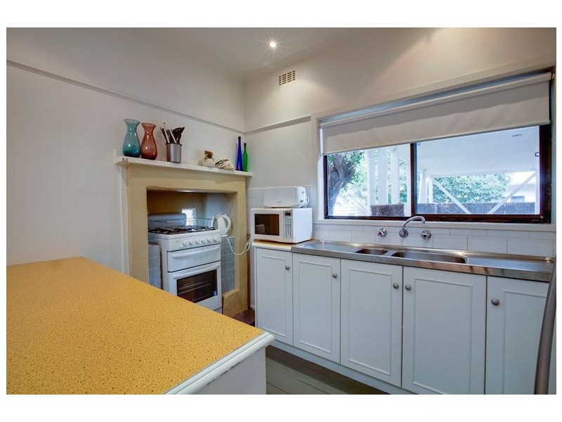 16 Murrowong Avenue, Rosebud VIC 3939