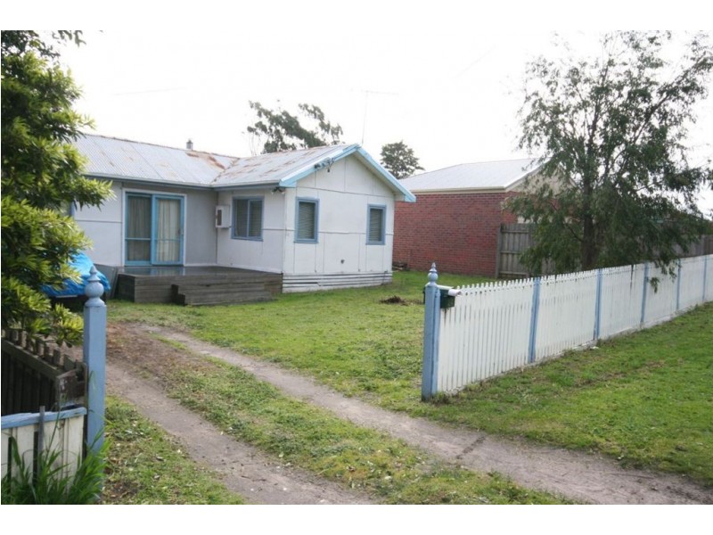 24 Thomas Street, Rosebud VIC 3939