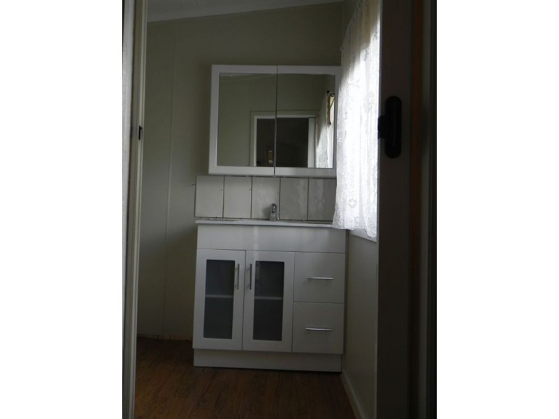 29 Sixth Avenue, Rosebud VIC 3939