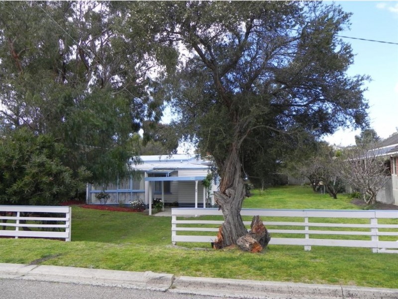 29 Sixth Avenue, Rosebud VIC 3939