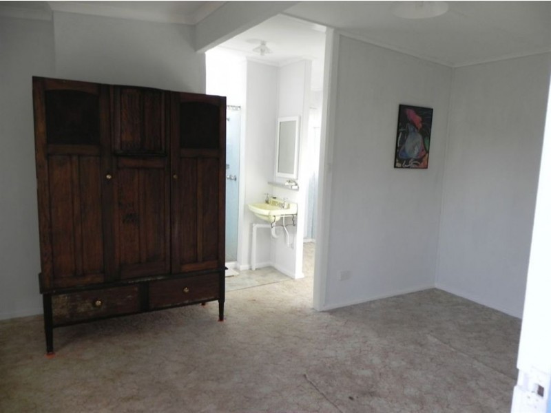 29 Sixth Avenue, Rosebud VIC 3939