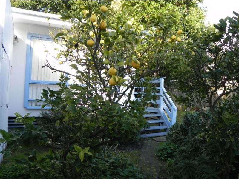 29 Sixth Avenue, Rosebud VIC 3939