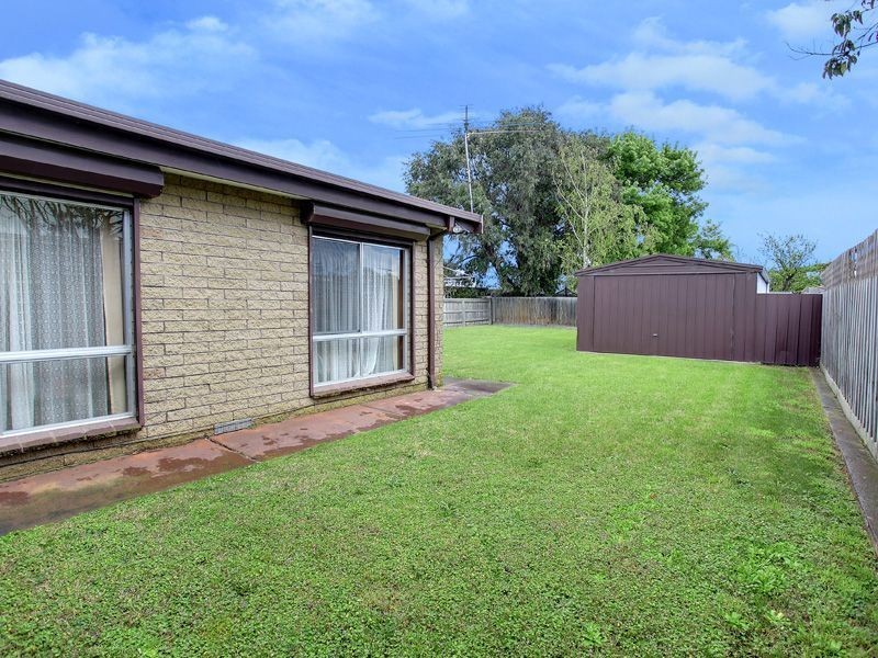 8 Rae Street, Rosebud West VIC 3940