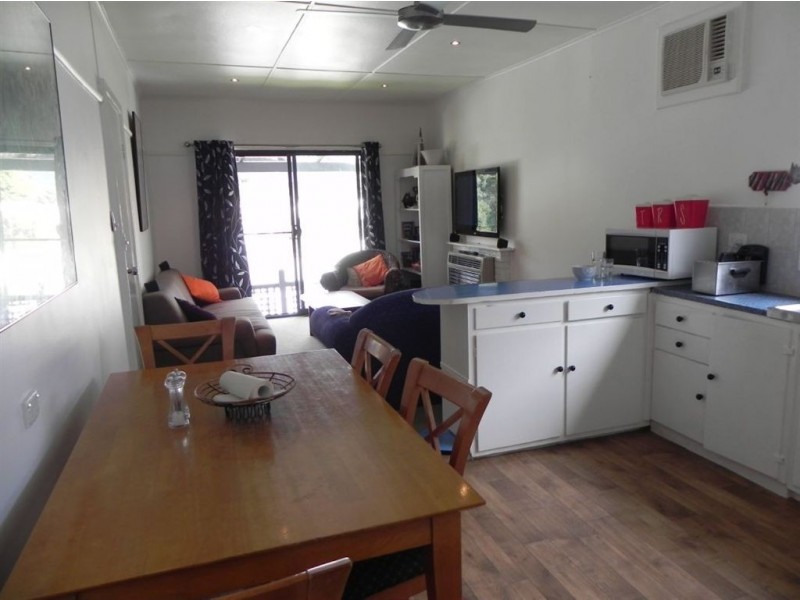 120 Ninth Avenue, Rosebud VIC 3939