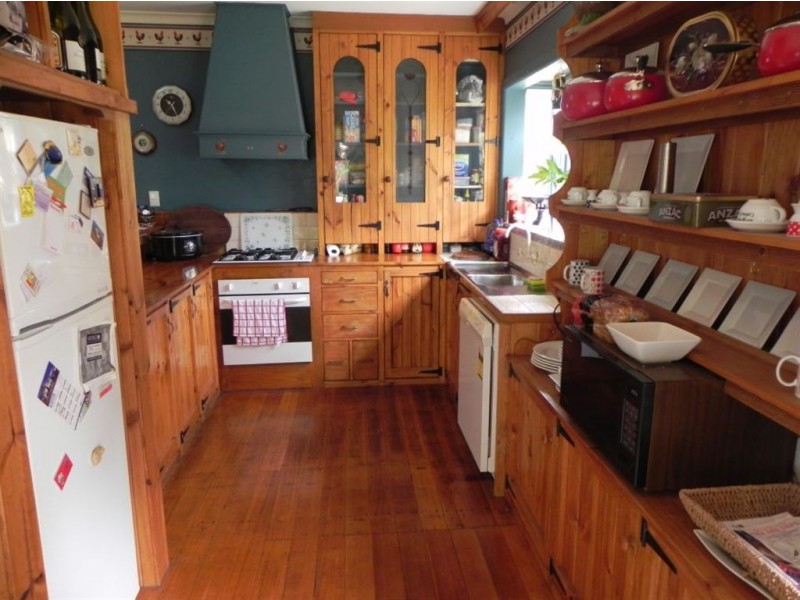 18 Lyon Street, Rosebud VIC 3939