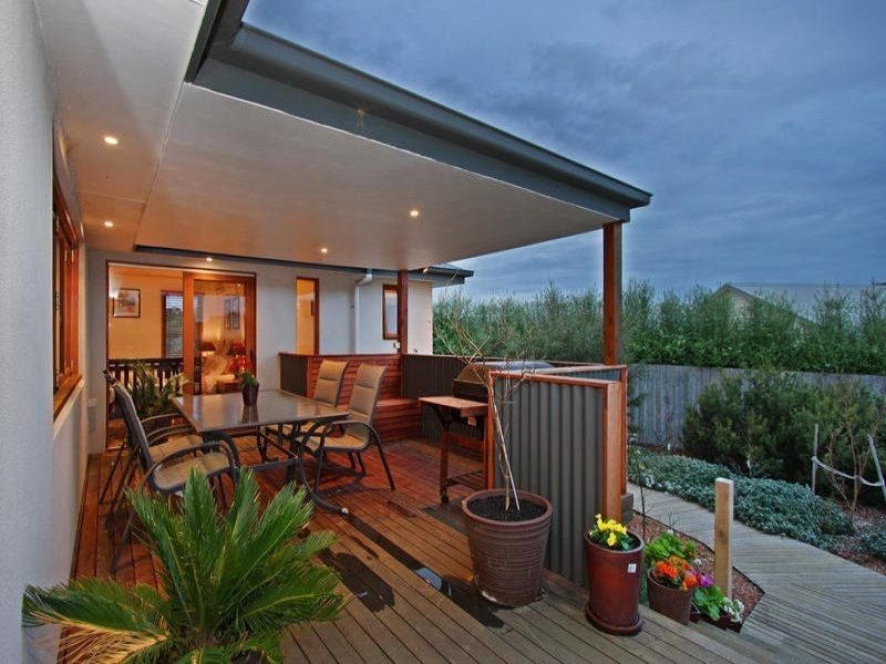 48 Warrain Avenue, Rosebud VIC 3939