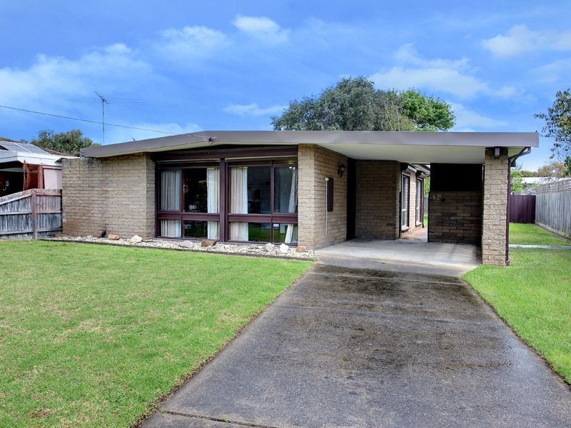 8 Rae Street, Rosebud VIC 3939