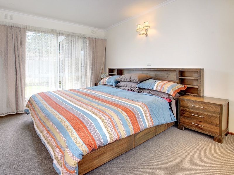 8 Rae Street, Rosebud VIC 3939