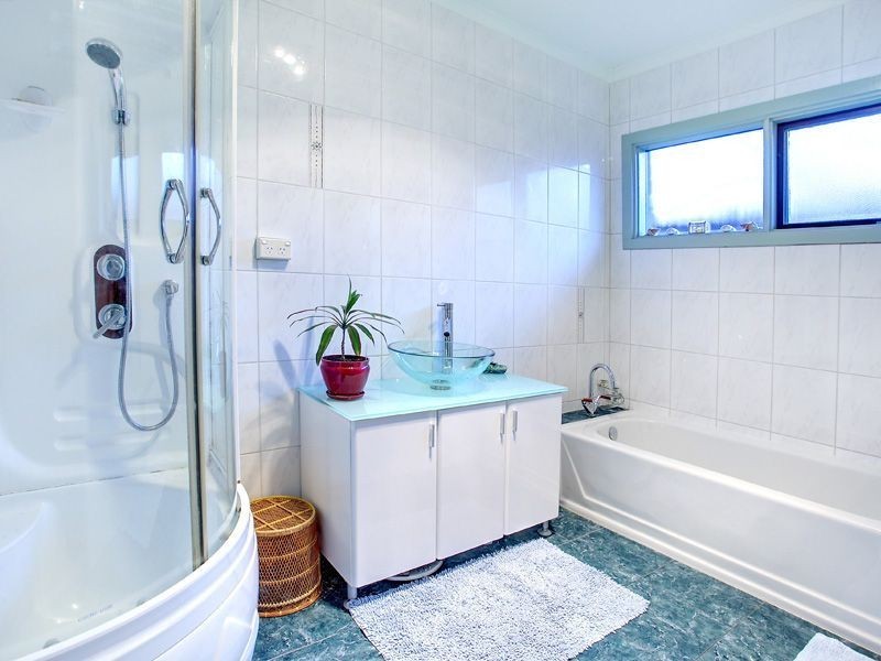 16 Herman Street, Rosebud VIC 3939