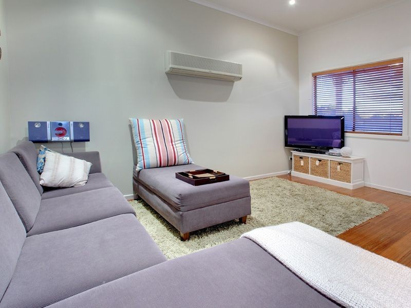 37 Seventh Avenue, Rosebud VIC 3939