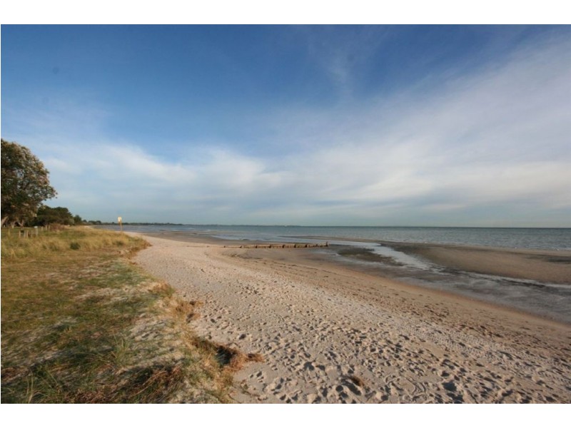 144 Seventh Avenue, Rosebud VIC 3939