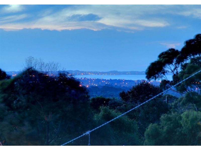 27 Carrathool Avenue, Rosebud VIC 3939