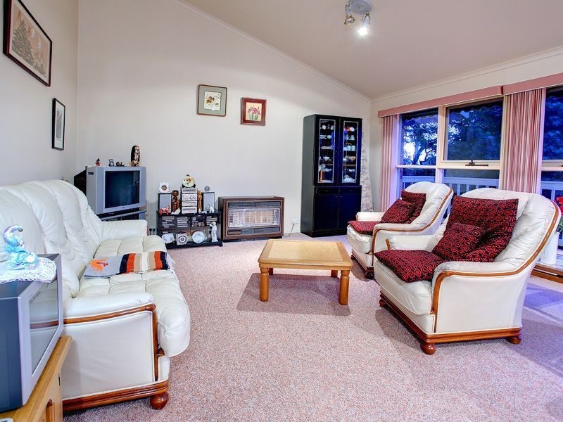 27 Carrathool Avenue, Rosebud VIC 3939