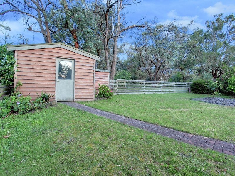 27 Carrathool Avenue, Rosebud VIC 3939