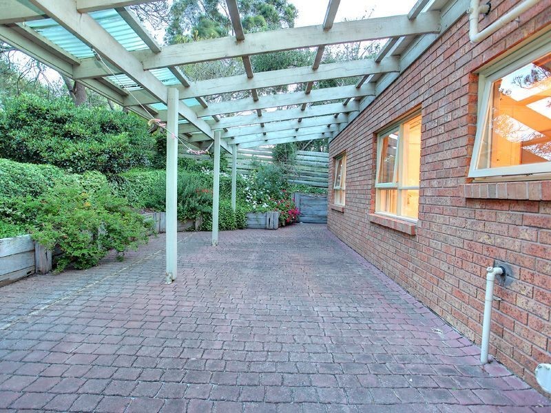 27 Carrathool Avenue, Rosebud VIC 3939