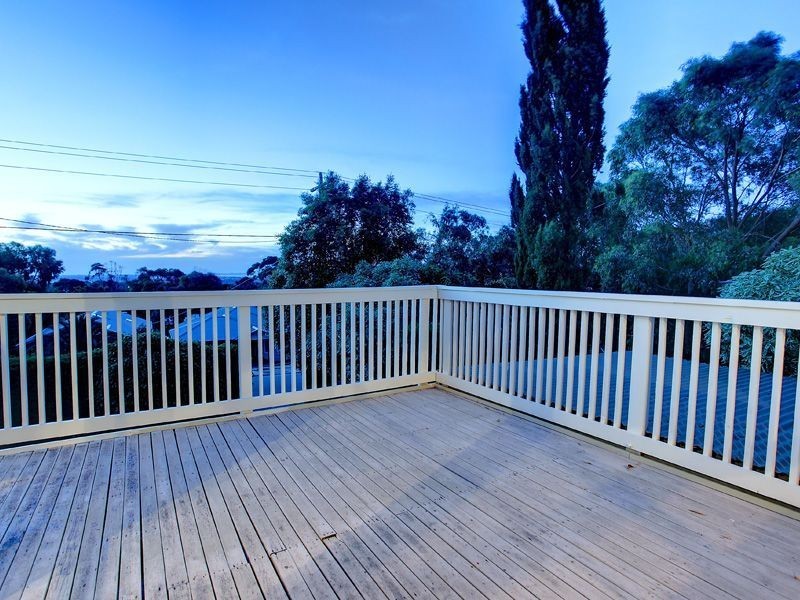 27 Carrathool Avenue, Rosebud VIC 3939