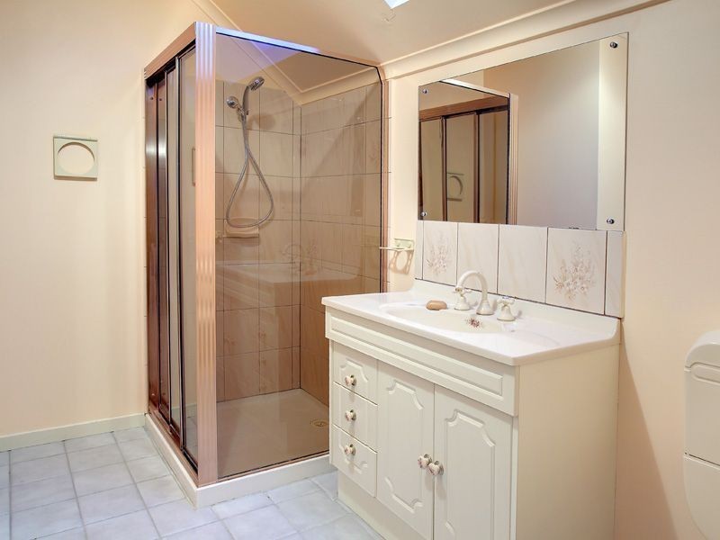 27 Carrathool Avenue, Rosebud VIC 3939