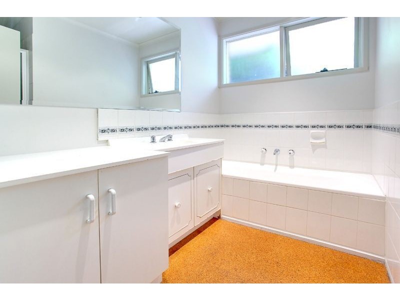 41 Wingarra Dr, Rosebud VIC 3939