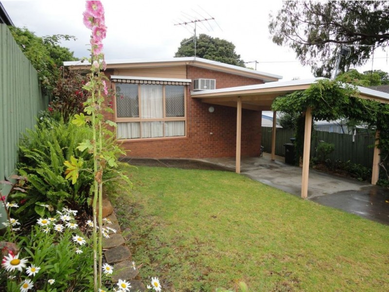 27 Sixth Avenue, Rosebud VIC 3939