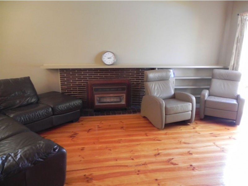 33 Spray Street, Rosebud VIC 3939