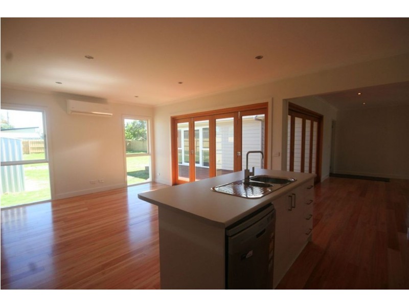 13 The Avenue, Rosebud VIC 3939