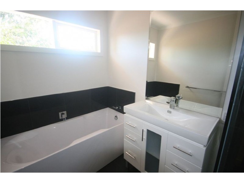 13 The Avenue, Rosebud VIC 3939