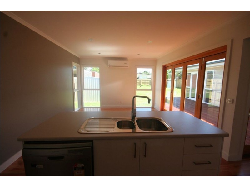 13 The Avenue, Rosebud VIC 3939