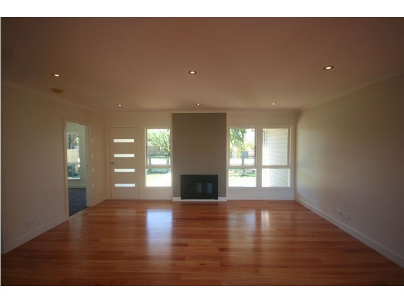 13 The Avenue, Rosebud VIC 3939