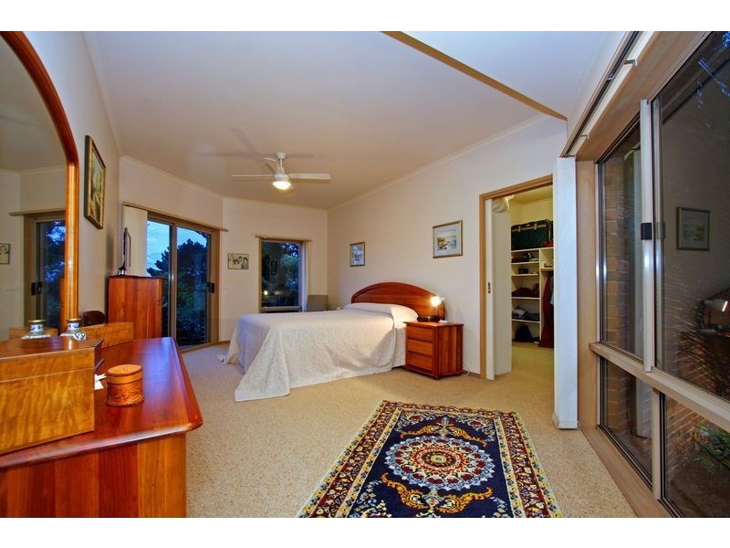 6 Dorothy Court, Mccrae VIC 3938