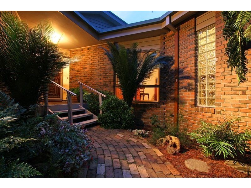 6 Dorothy Court, Mccrae VIC 3938