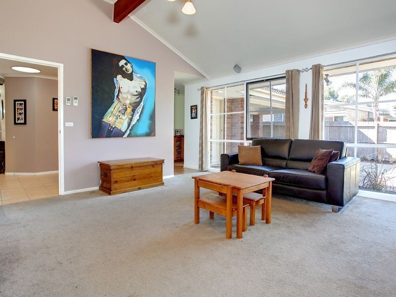 3 Dumossa Ave, Rosebud VIC 3939