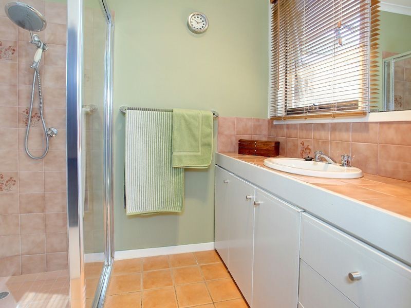 3 Dumossa Ave, Rosebud VIC 3939