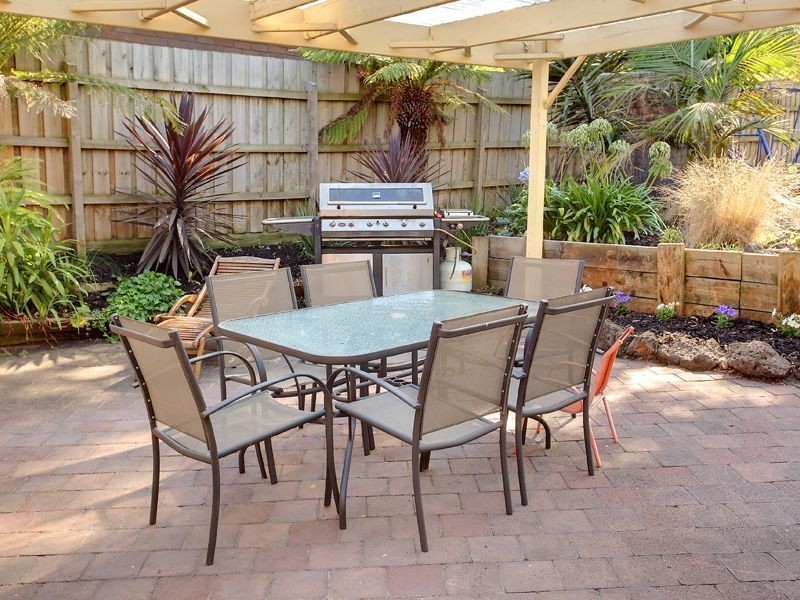 3 Dumossa Ave, Rosebud VIC 3939