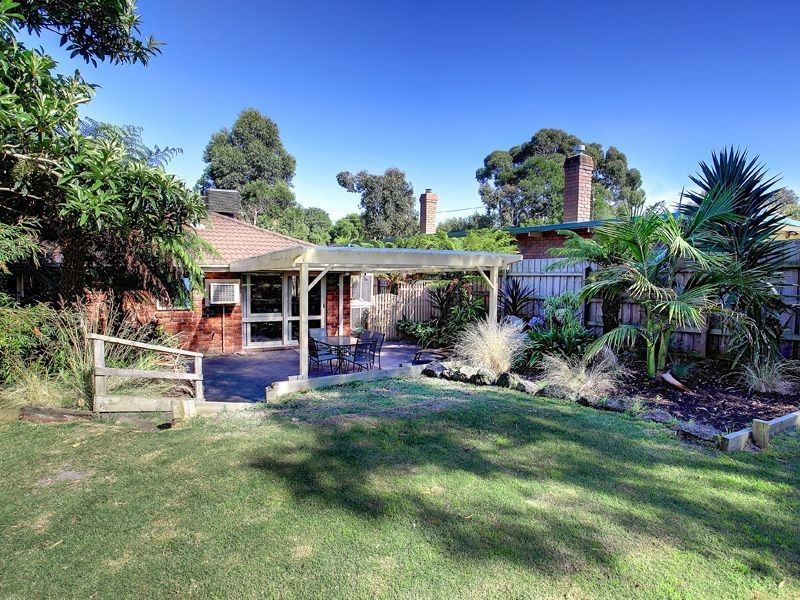 3 Dumossa Ave, Rosebud VIC 3939