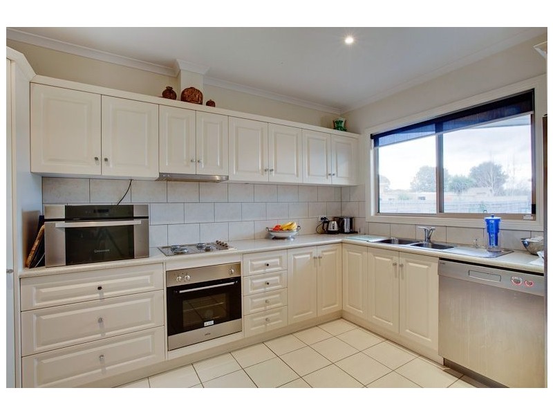 2/7 Coorabong Avenue, Rosebud VIC 3939