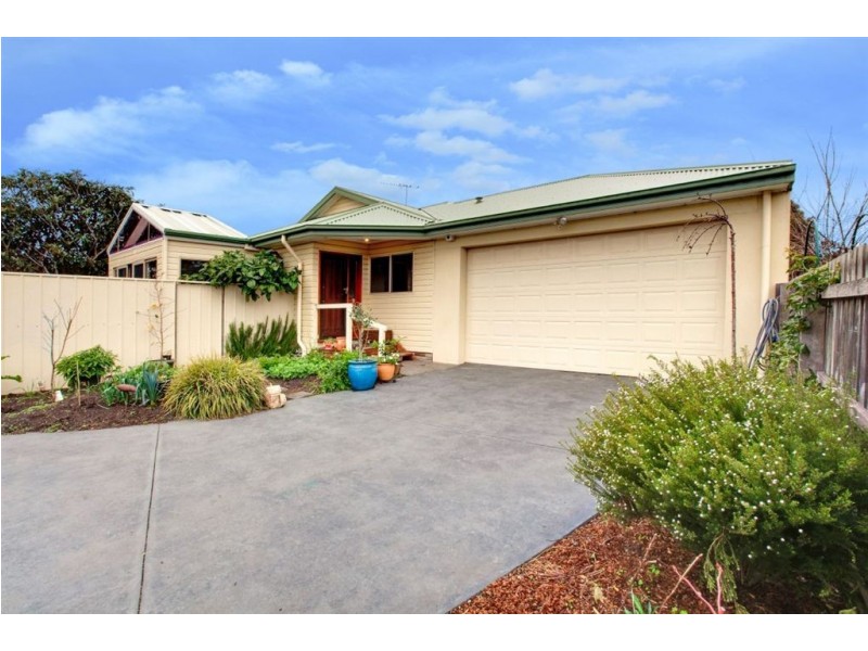 2/7 Coorabong Avenue, Rosebud VIC 3939