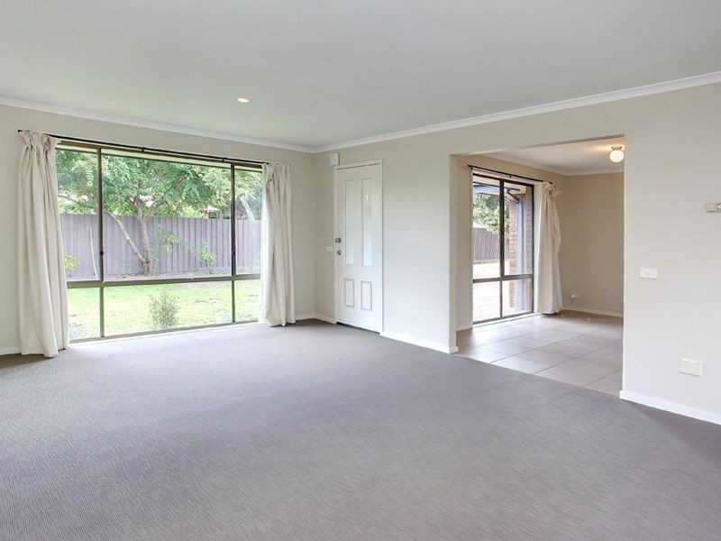 64 Whitehead Gr, Rosebud VIC 3939