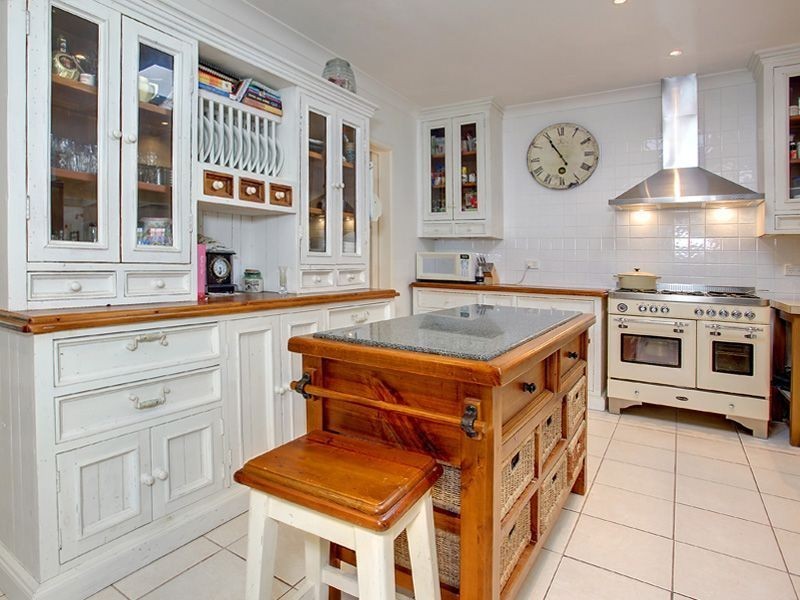 24 Bowen St, Mccrae VIC 3938