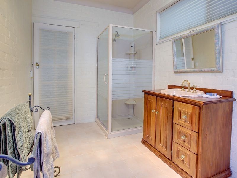 24 Bowen St, Mccrae VIC 3938