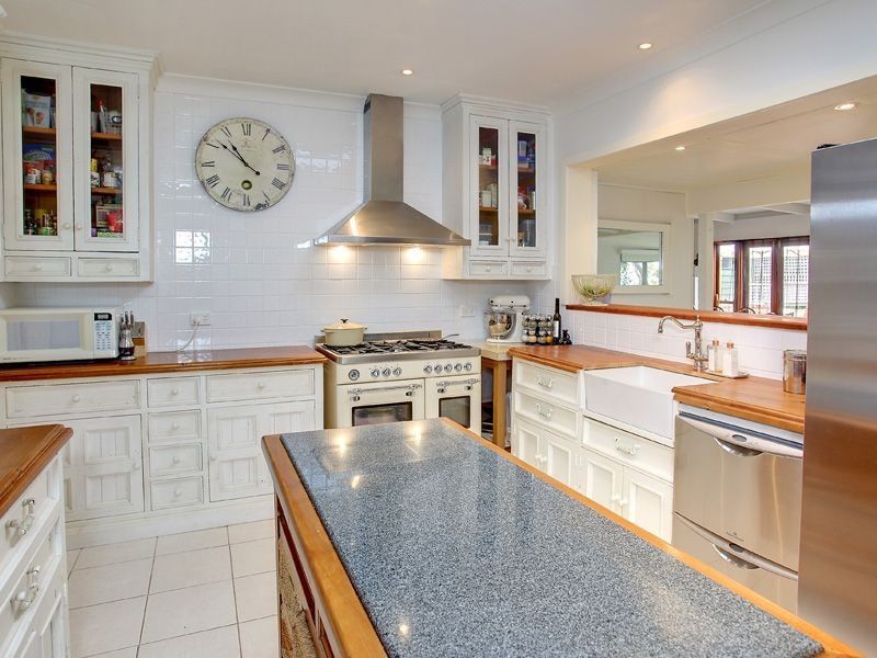 24 Bowen St, Mccrae VIC 3938