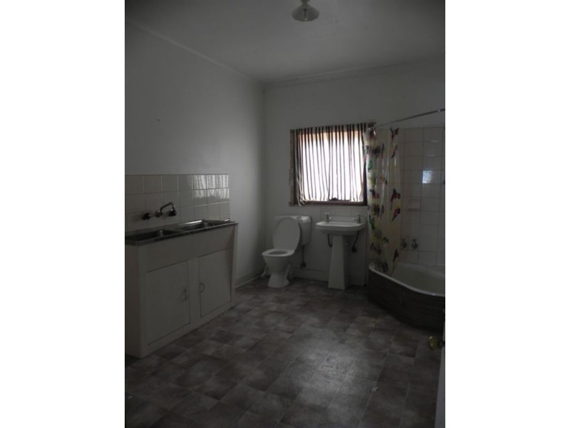 2-4 Chatfield Avenue, Rosebud VIC 3939