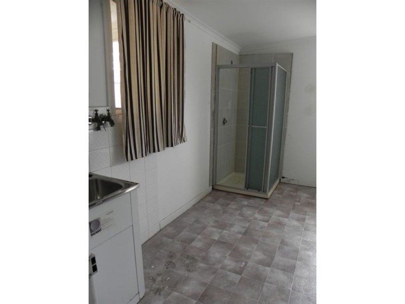 2-4 Chatfield Avenue, Rosebud VIC 3939