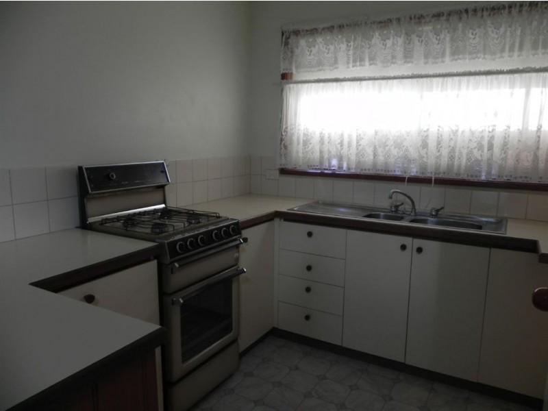 144 Sixth Avenue, Rosebud VIC 3939