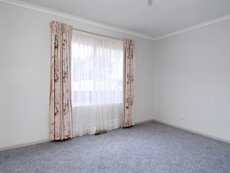 112 Fourth Avenue, Rosebud VIC 3939