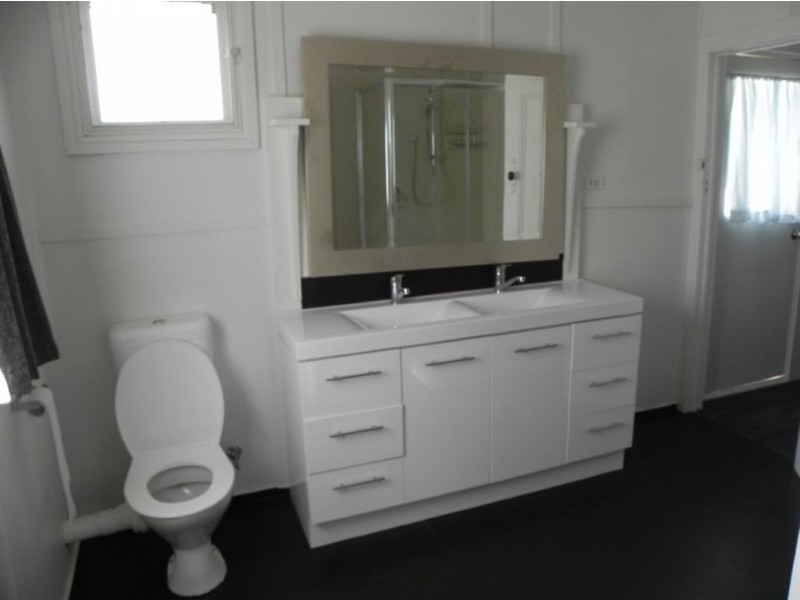 7 First Avenue, Rosebud VIC 3939